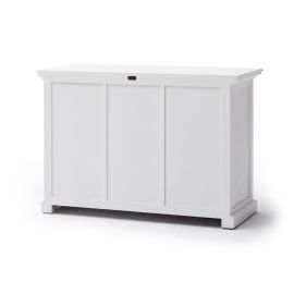 Weie Kommode mit 6 rustikalen Krben B 128